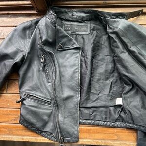 Zara Basic 100% Lambskin Cropped Leather Moto Jacket – Distressed Black, Size M